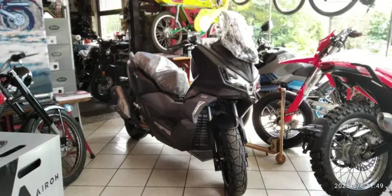 Sym ADX 300 (2024 - 26)