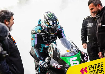 Tourist Trophy 2025: Gara 2 Supertwin a Dunlop, 33 vittorie al TT!