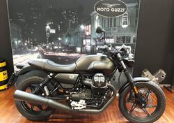 Moto Guzzi V7 Stone (2021 - 24) usata
