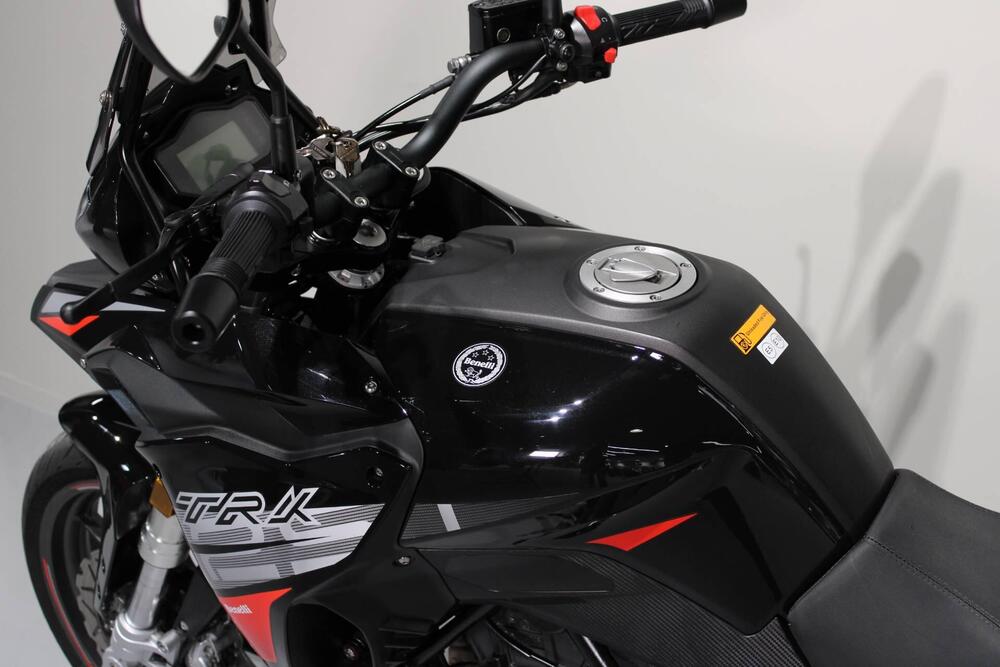 Benelli TRK 251 (2022 - 25) (5)