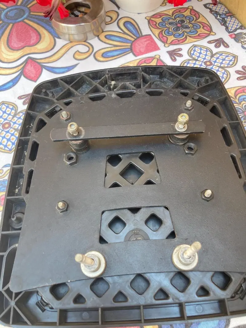 Piastra più porta baule BMW (4)