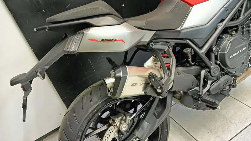 QJ Motor SRK 900 (2025 - 26) (8)