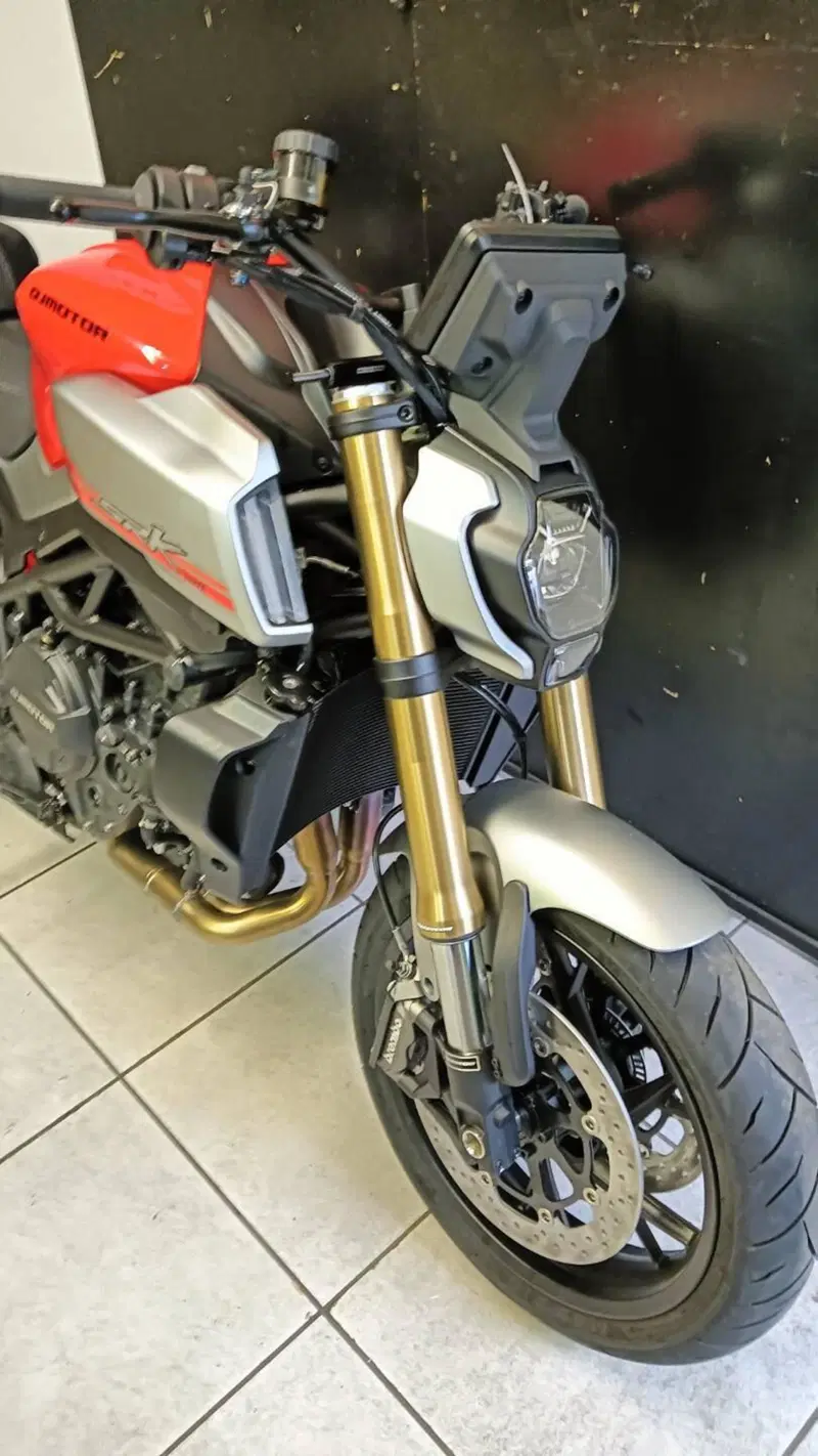 QJ Motor SRK 900 (2025 - 26) (10)