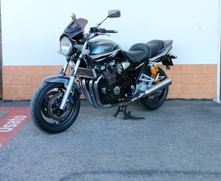 Yamaha XJR 1300 (2002 - 06) (2)