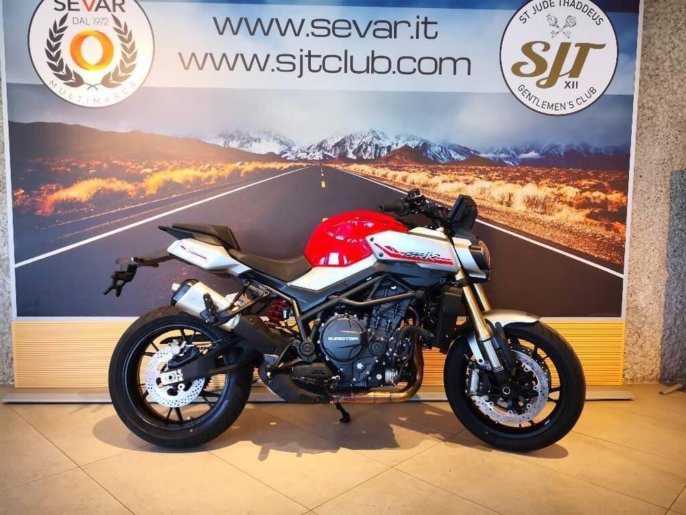 QJ Motor SRK 900 (2025) (2)