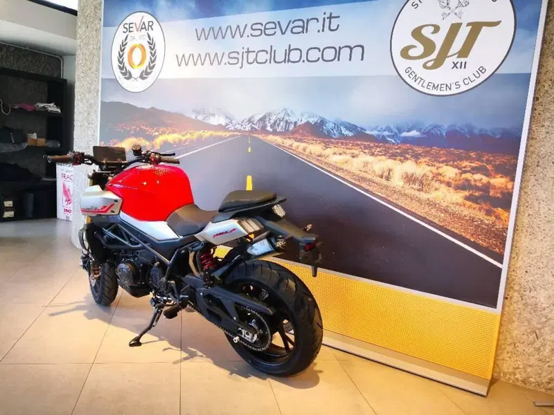 QJ Motor SRK 900 (2025 - 26) (8)