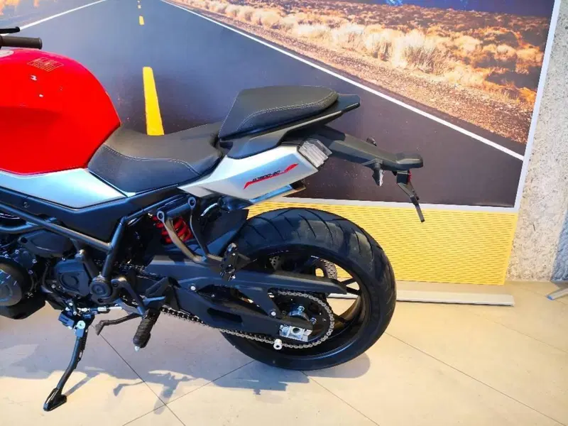 QJ Motor SRK 900 (2025 - 26) (9)