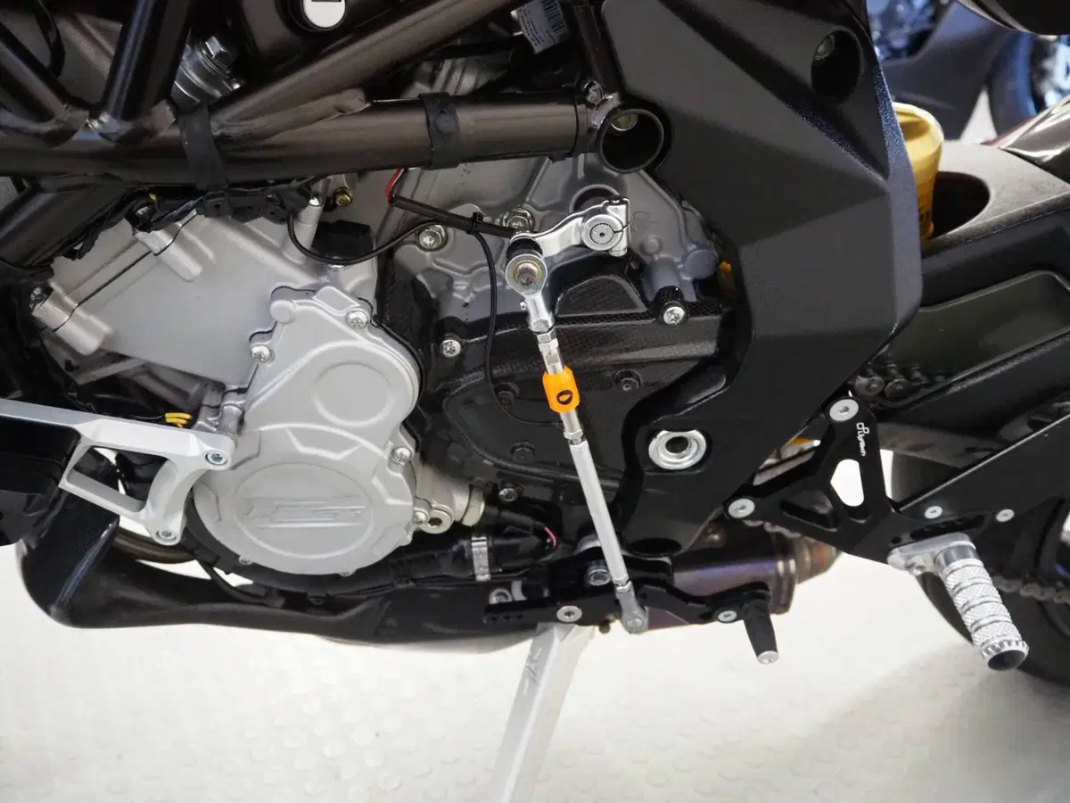 MV Agusta Rivale 800 EAS ABS (2013 -17) (10)