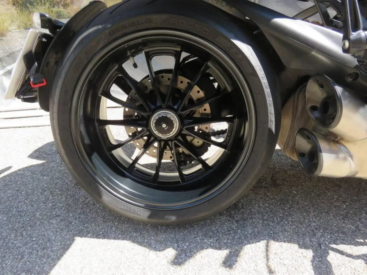 Ducati Diavel 1260 (2021 - 22) (8)