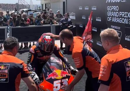 Moto2: prima vittoria al fotofinish per Deniz Oncu! Secondo Diogo Moreira, terzo Barry Baltus