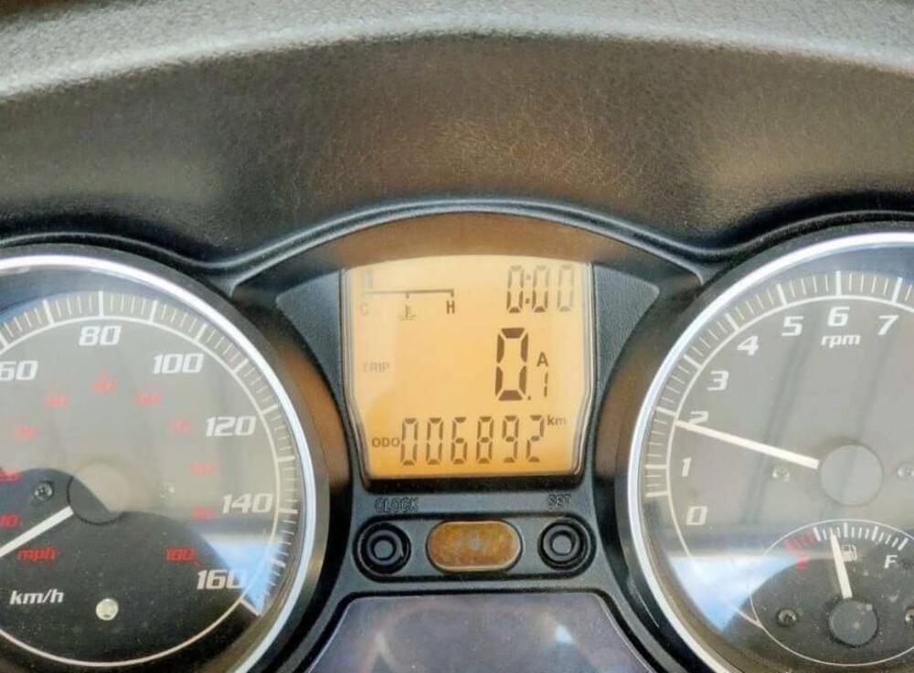 Piaggio MP3 250 i.e. (3)