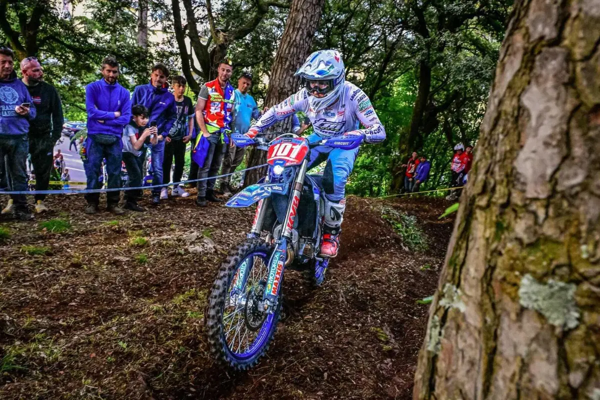 Enduro. Assoluti #8. D2. Bis di Verona. Ancora duello con Pichon. Elgari e Pavoni Campioni  (10)