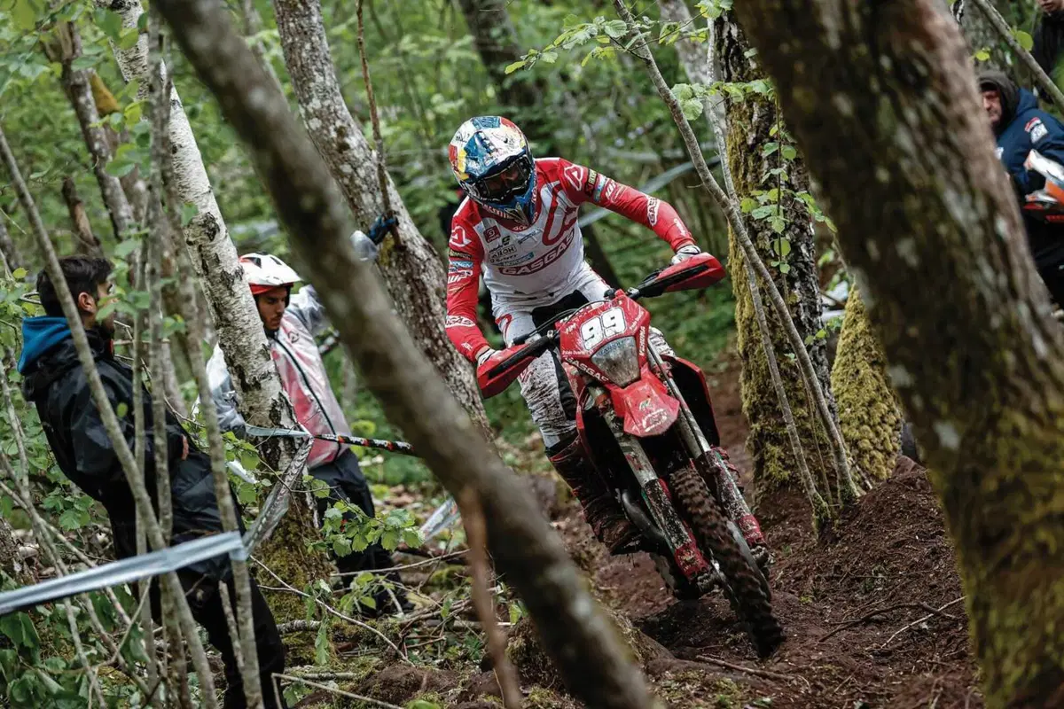 Enduro. Assoluti #8. D2. Bis di Verona. Ancora duello con Pichon. Elgari e Pavoni Campioni  (11)