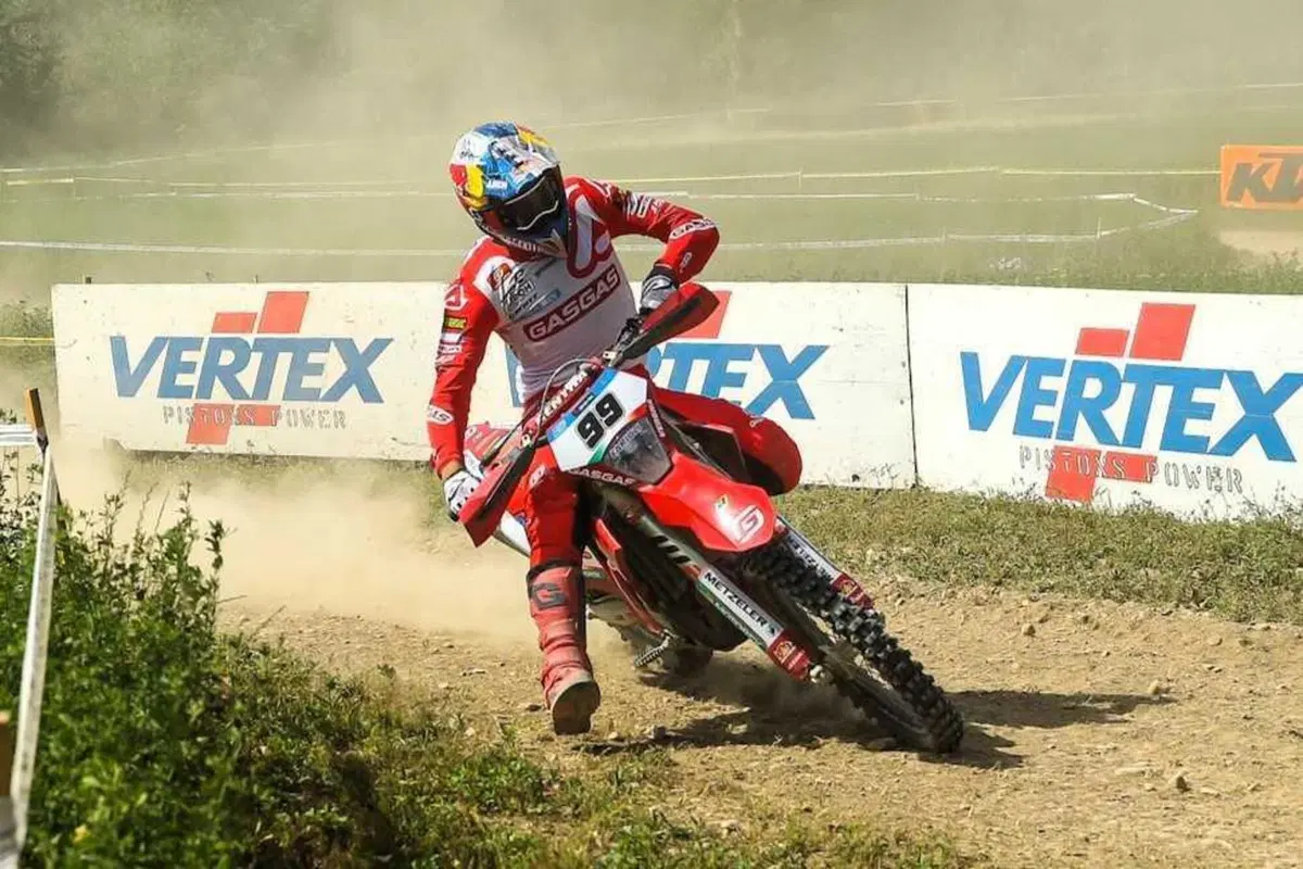 Enduro. Assoluti #8. D2. Bis di Verona. Ancora duello con Pichon. Elgari e Pavoni Campioni 