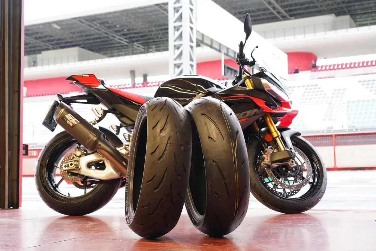 Test gomme moto. Michelin Power 6 vs Power GP2: quale scelgo? [VIDEO & GALLERY] (2)