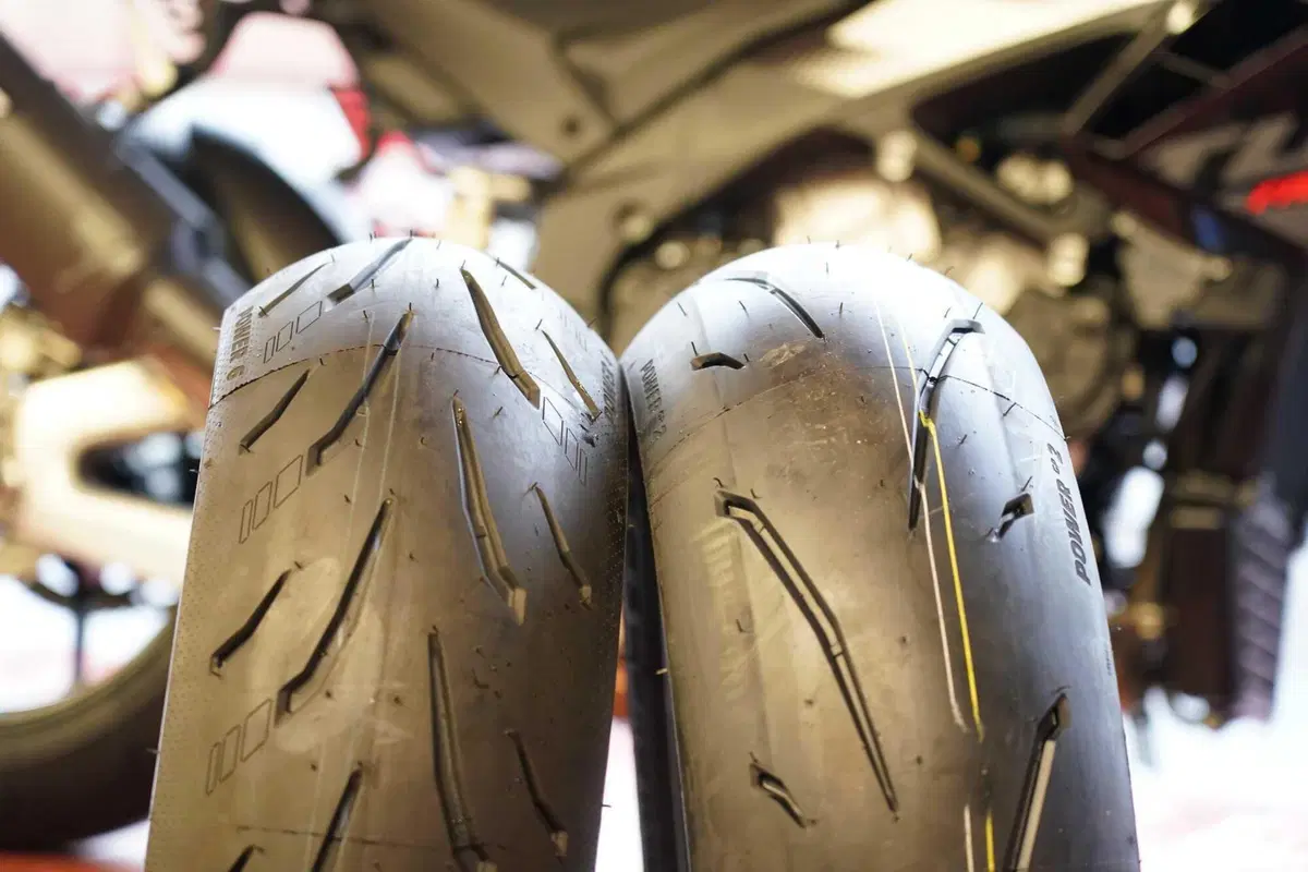 Test gomme moto. Michelin Power 6 vs Power GP2: quale scelgo? [VIDEO & GALLERY] (3)
