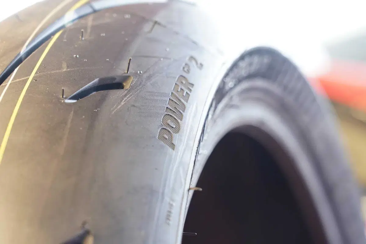 Test gomme moto. Michelin Power 6 vs Power GP2: quale scelgo? [VIDEO & GALLERY] (4)