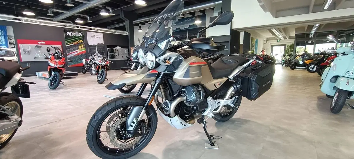 Moto Guzzi V85 TT Travel (2024 - 26) (4)