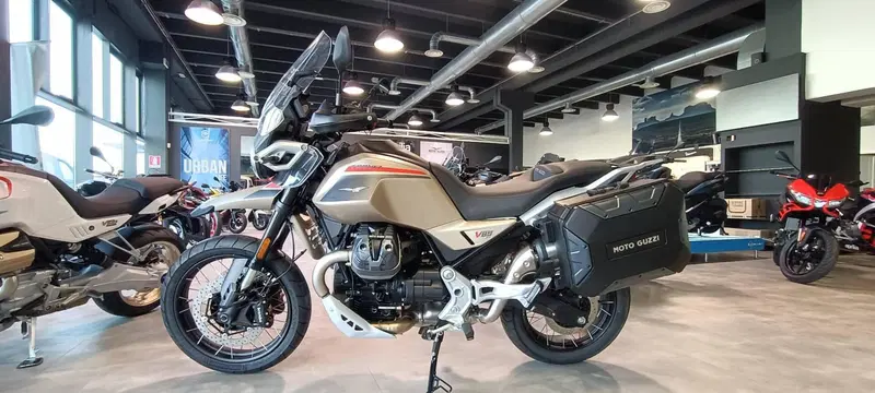 Moto Guzzi V85 TT Travel (2024 - 26) (3)