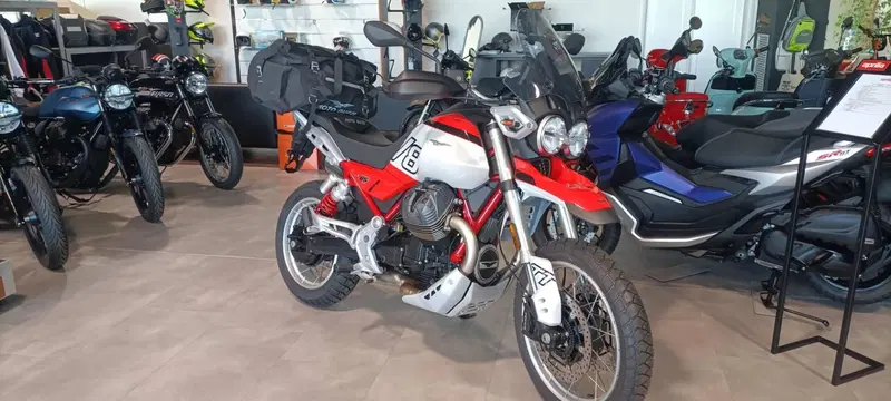 Moto Guzzi V85 TT (2024 - 26) (2)