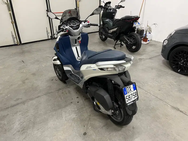 Piaggio Mp3 300 ie Yourban ERL (2011 - 17) (8)