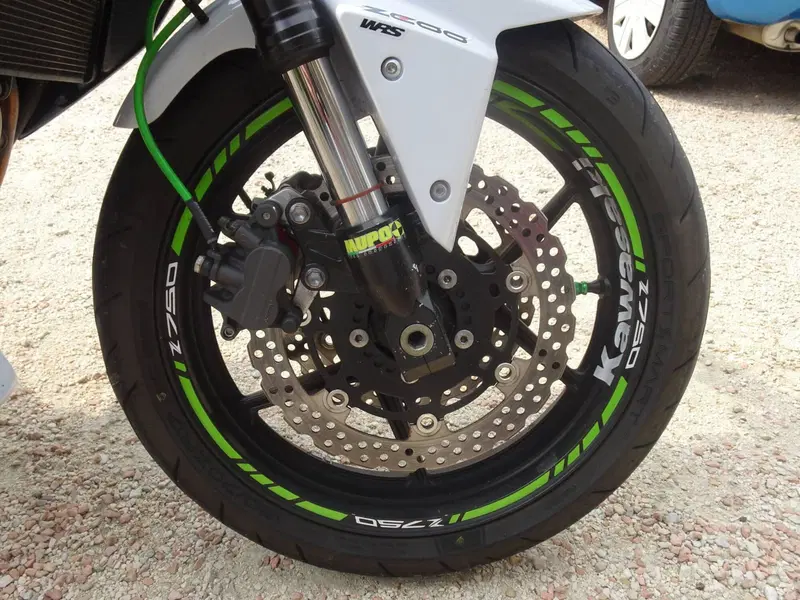 Kawasaki Z 750 (2007 - 14) (16)