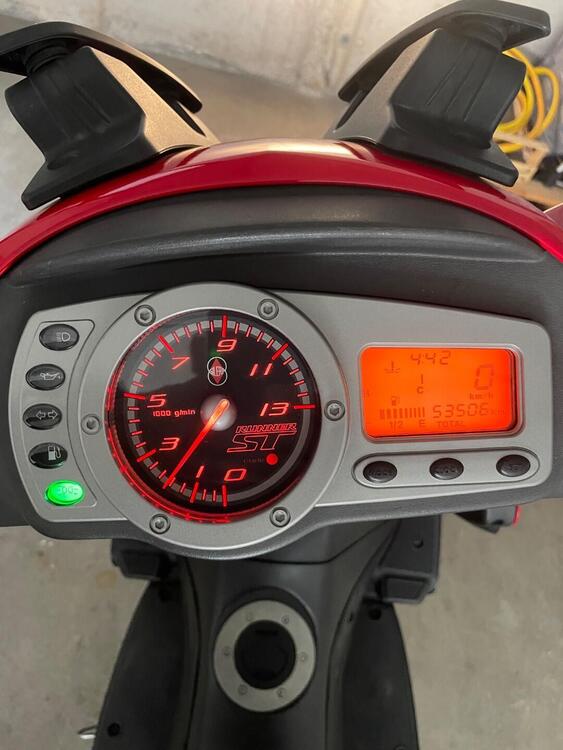 Gilera Runner 200 ST (2)