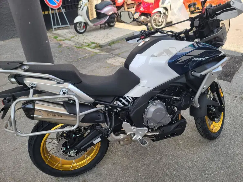 CFMOTO 700MT Adventure (2025 - 26) (7)