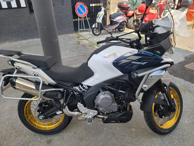 CFMOTO 700MT Adventure (2025 - 26) (8)