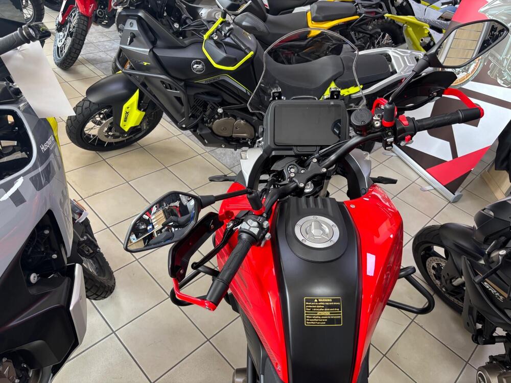 QJ Motor SRT 700 SX (2025) (5)