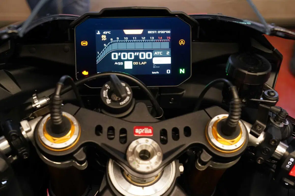 Test gomme moto. Michelin Power 6 vs Power GP2: quale scelgo? [VIDEO & GALLERY] (15)