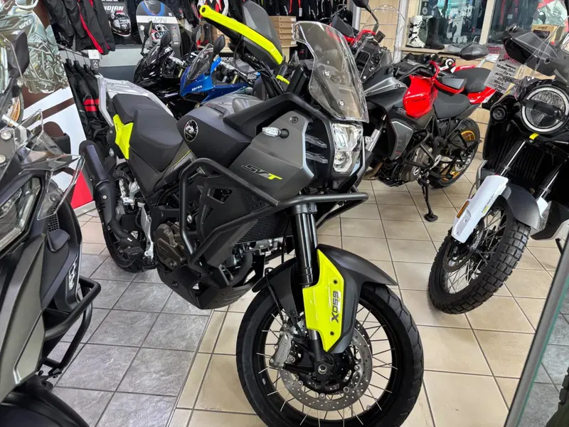 QJ Motor SVT 650 X (2024) (2)