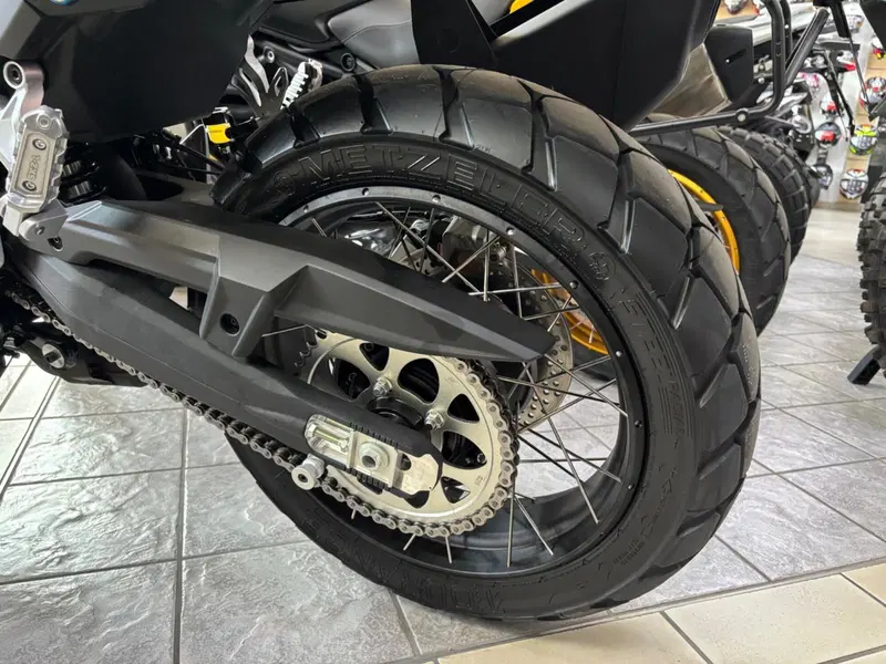QJ Motor SVT 650 X (2024) (7)