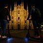 Milano: cade dal monopattino elettrico, l'amico prova a soccorrerlo ma finisce a terra anche lui. Ricoverato in gravi condizioni