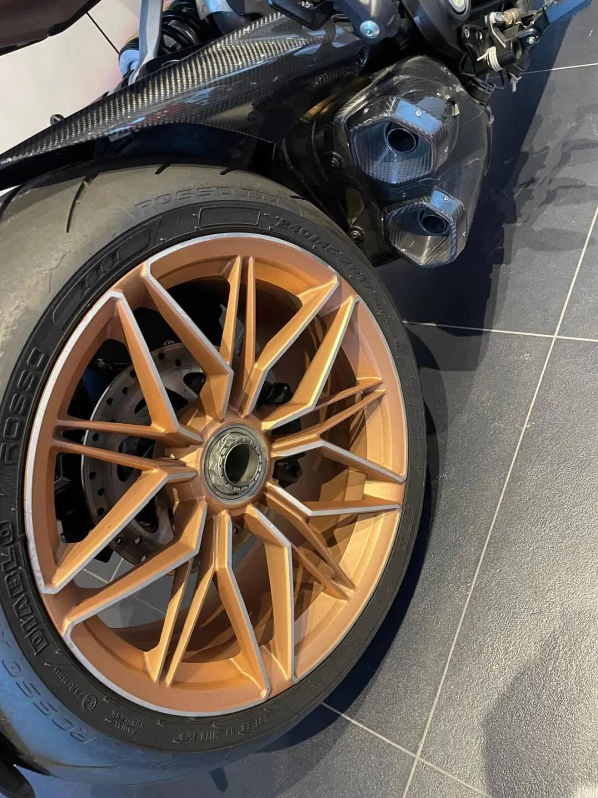 Ducati Diavel 1260 Lamborghini (2021) (17)