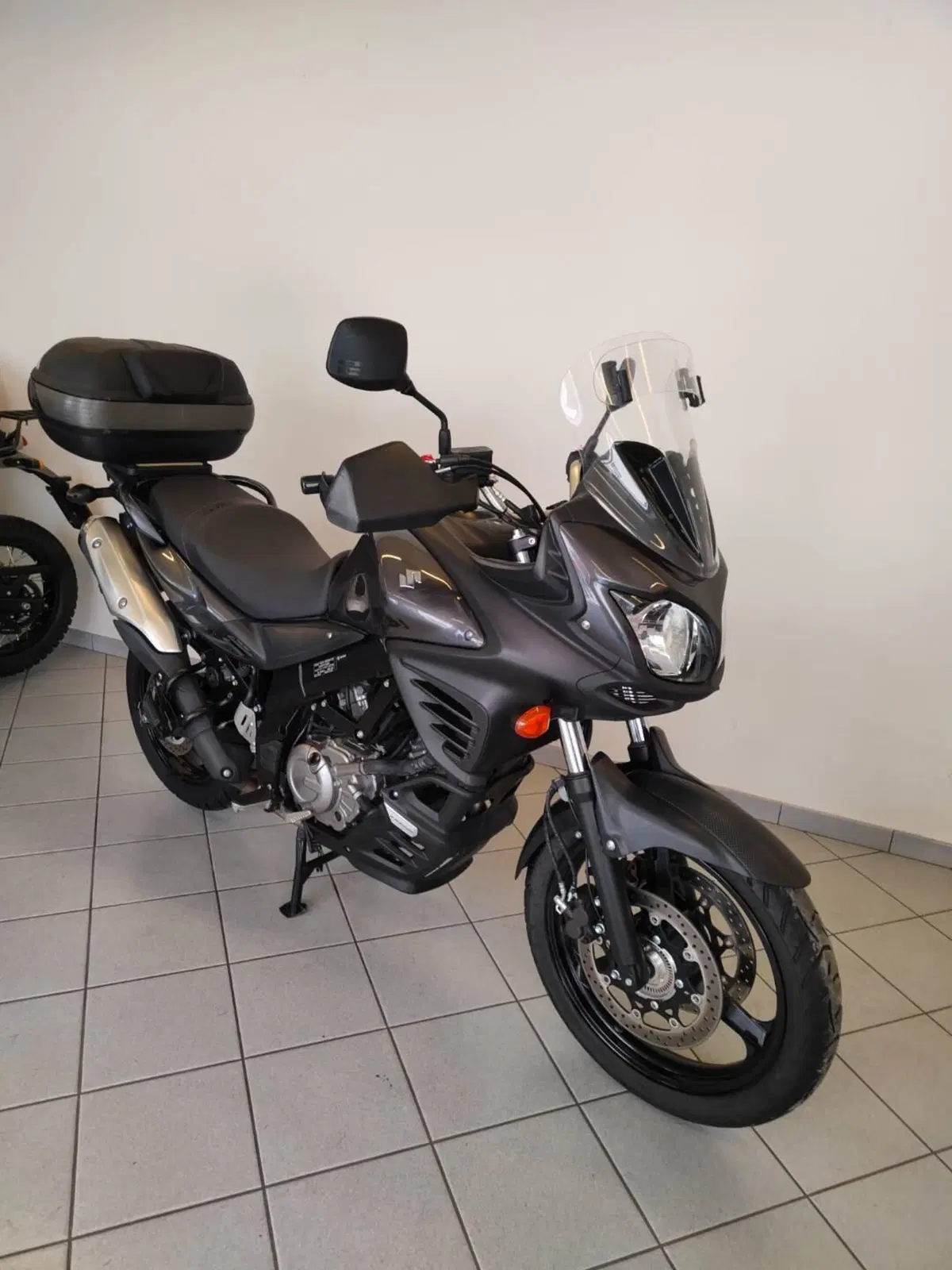 Suzuki V-Strom 650 ABS (2011 - 17) (2)