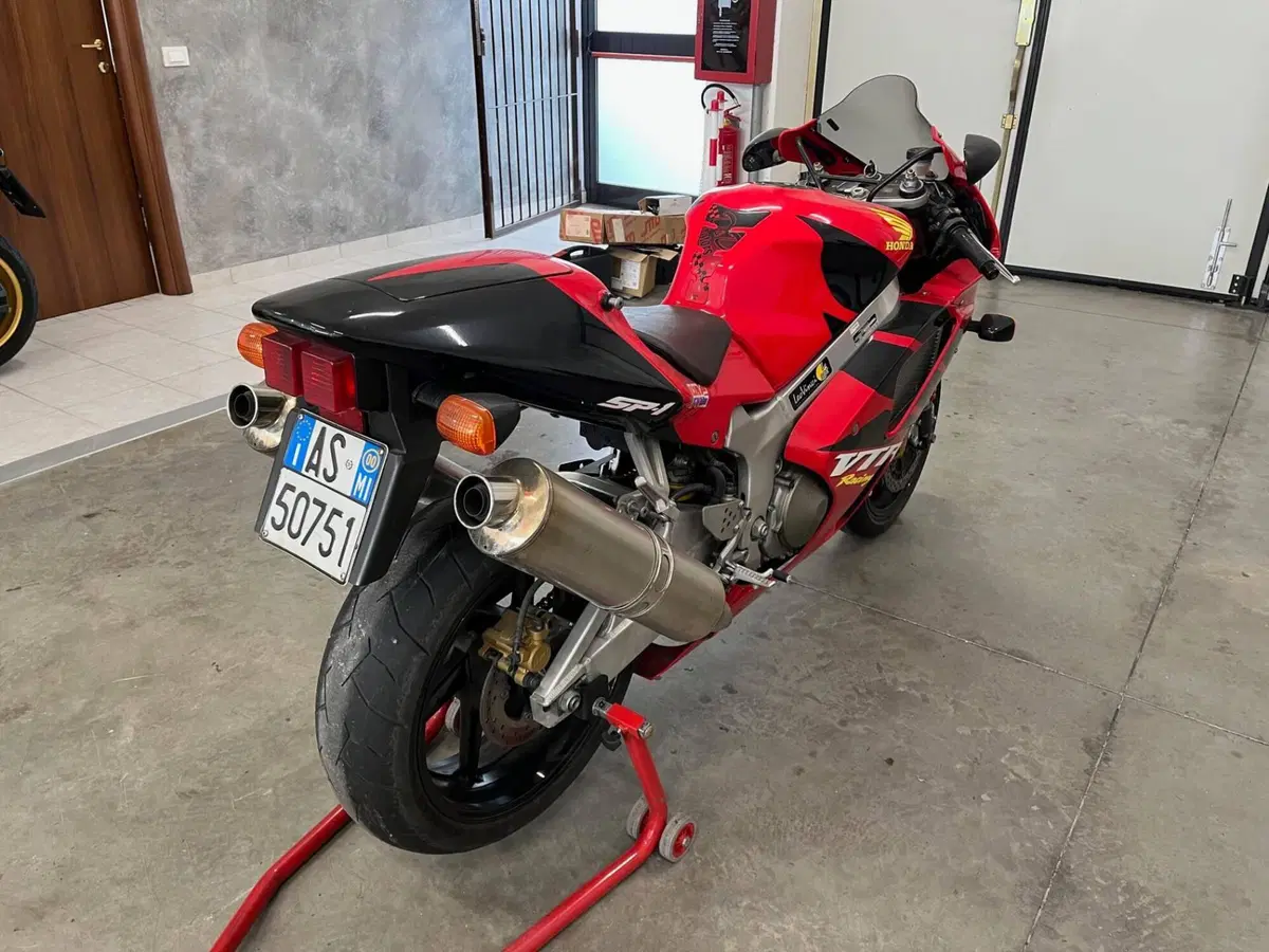 Honda VTR 1000 SP-1 (2000 - 01) (6)