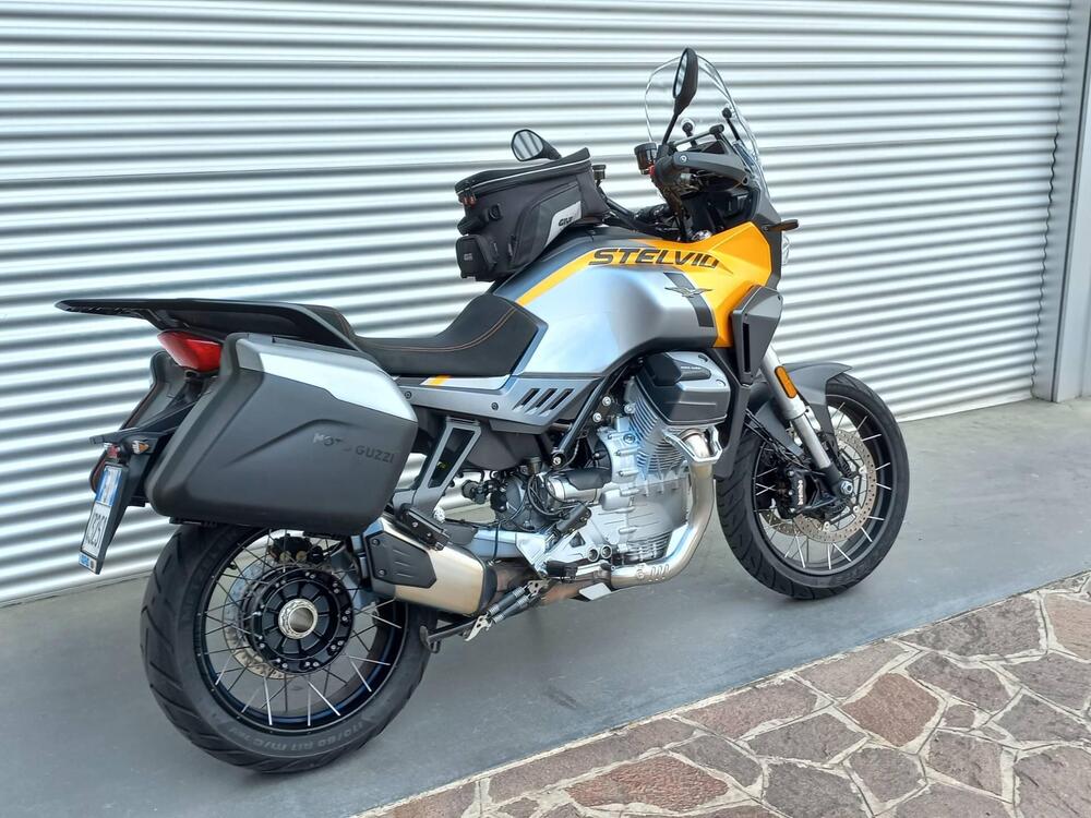 Moto Guzzi Stelvio (2024 - 25) (2)
