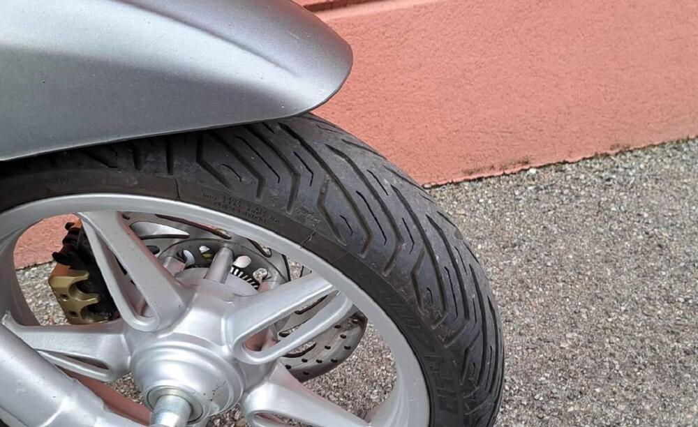 Piaggio Beverly 350 ABS (2016 - 20) (4)