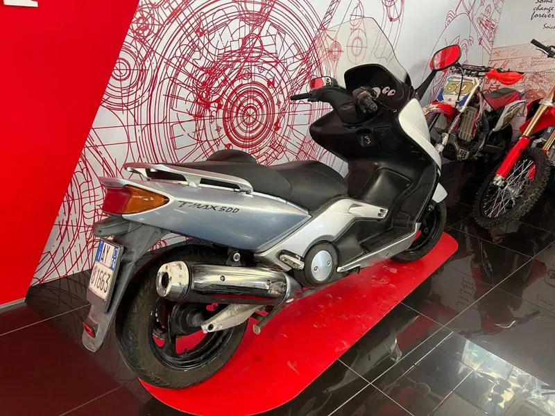 Yamaha T-Max 500 (2001 - 03) (2)