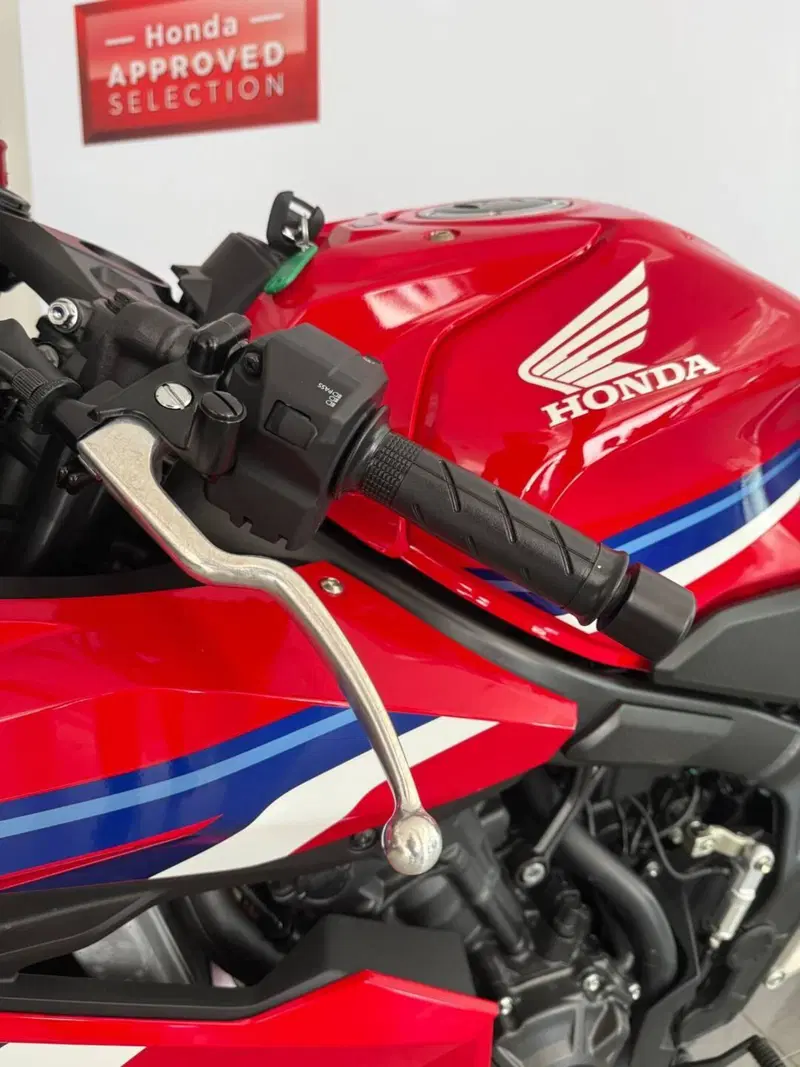 Honda CBR 650 R E-Clutch (2024 - 26) (7)