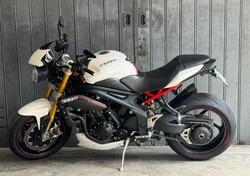 Triumph Speed Triple 1050 R ABS (2011 - 15) usata