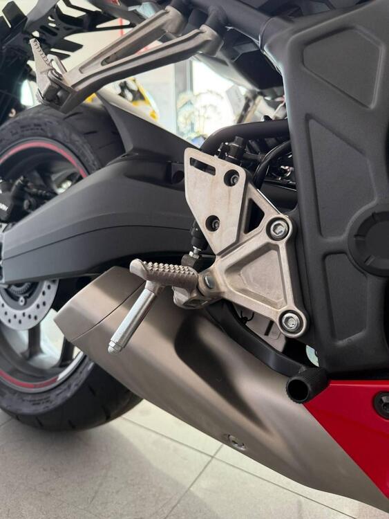 Honda CBR 650 R E-Clutch (2024 - 26) (4)