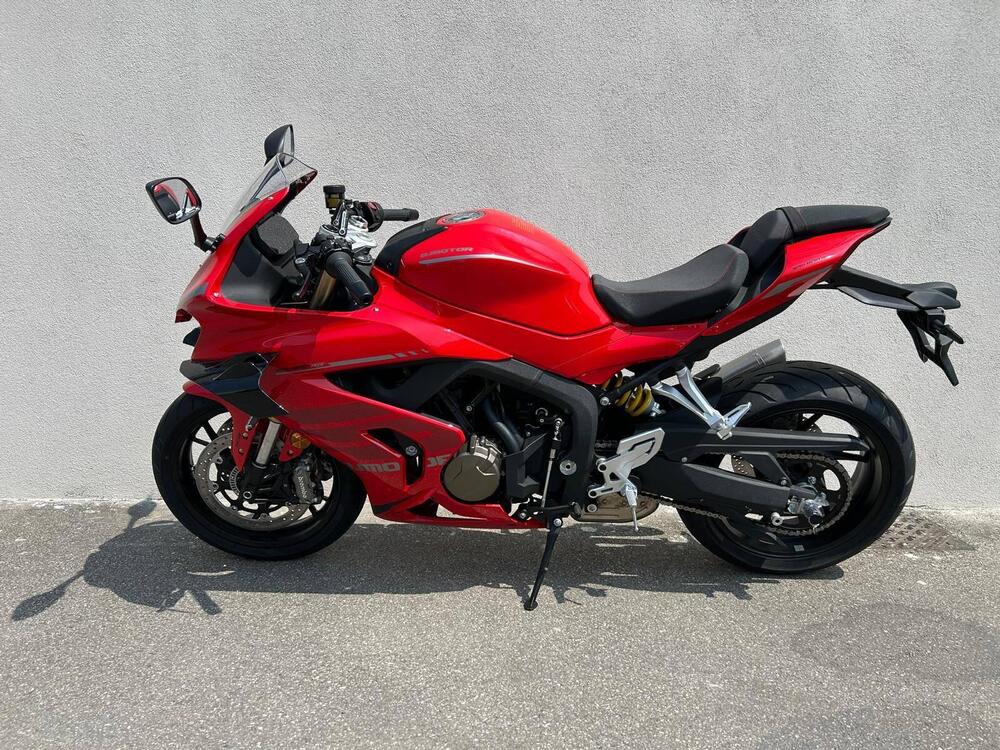 QJ Motor SRK 800 RR (2025) (4)