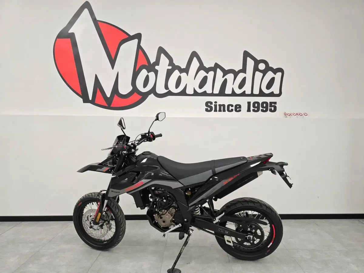 Malaguti XSM 125 (2021 - 26) (3)