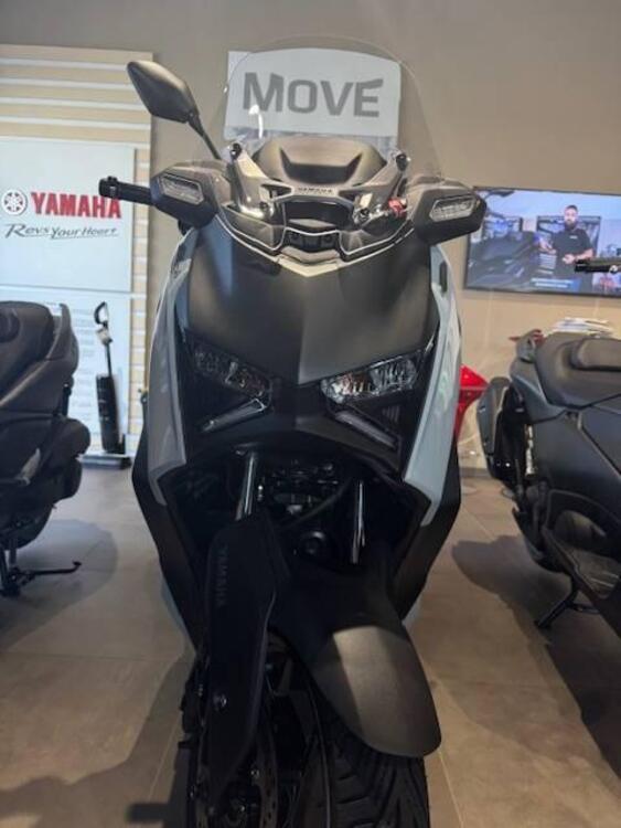 Yamaha X-Max 300 Tech Max (2025) (4)