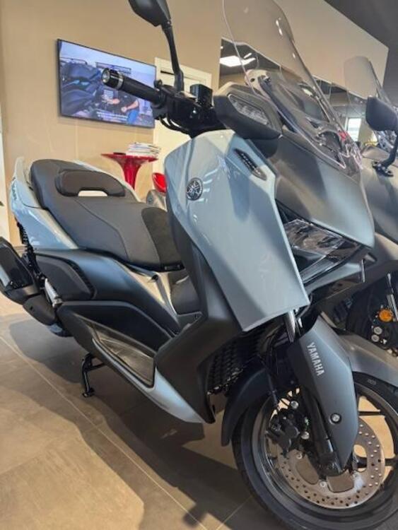 Yamaha X-Max 300 Tech Max (2025) (2)