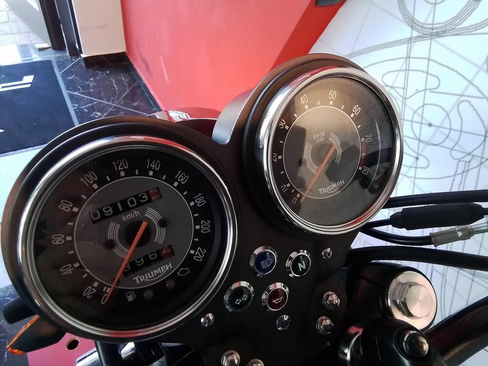 Triumph Bonneville SE (2009 - 13) (4)