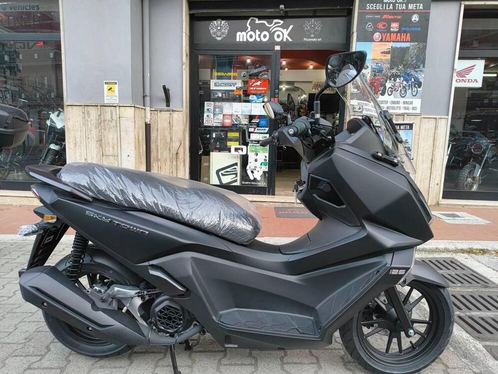 Kymco Skytown 125i (2024 - 25)
