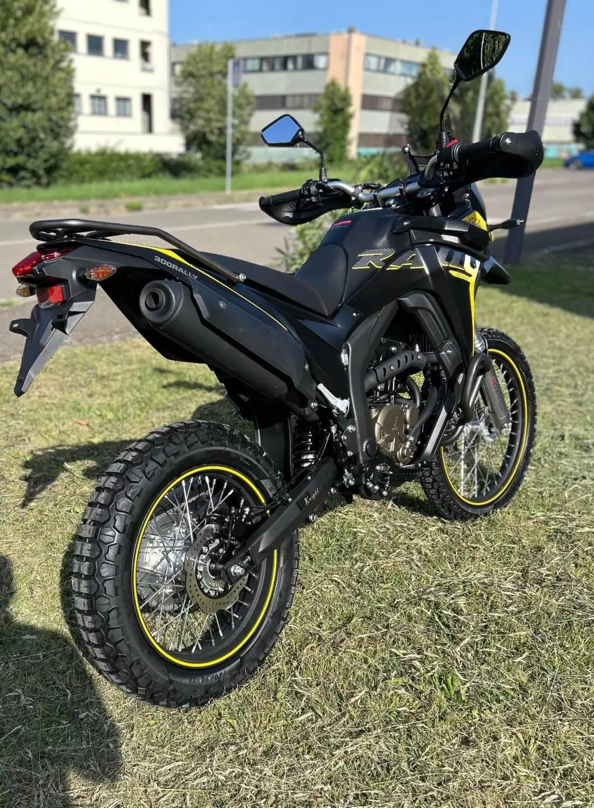 Voge 300 GY Rally (2022) (4)